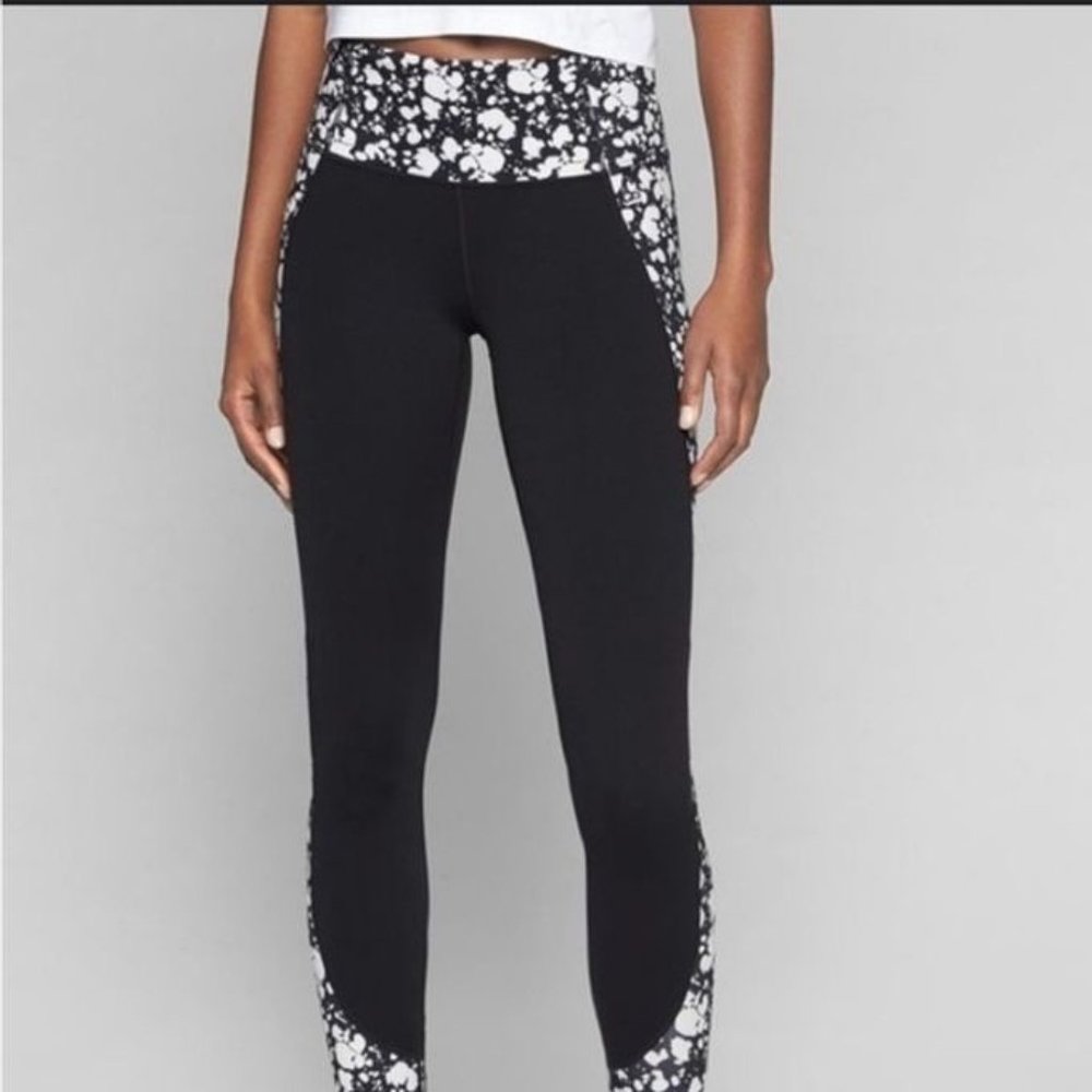 Athleta PAINT SALUTATION 7/8 LEGGINGS Size M